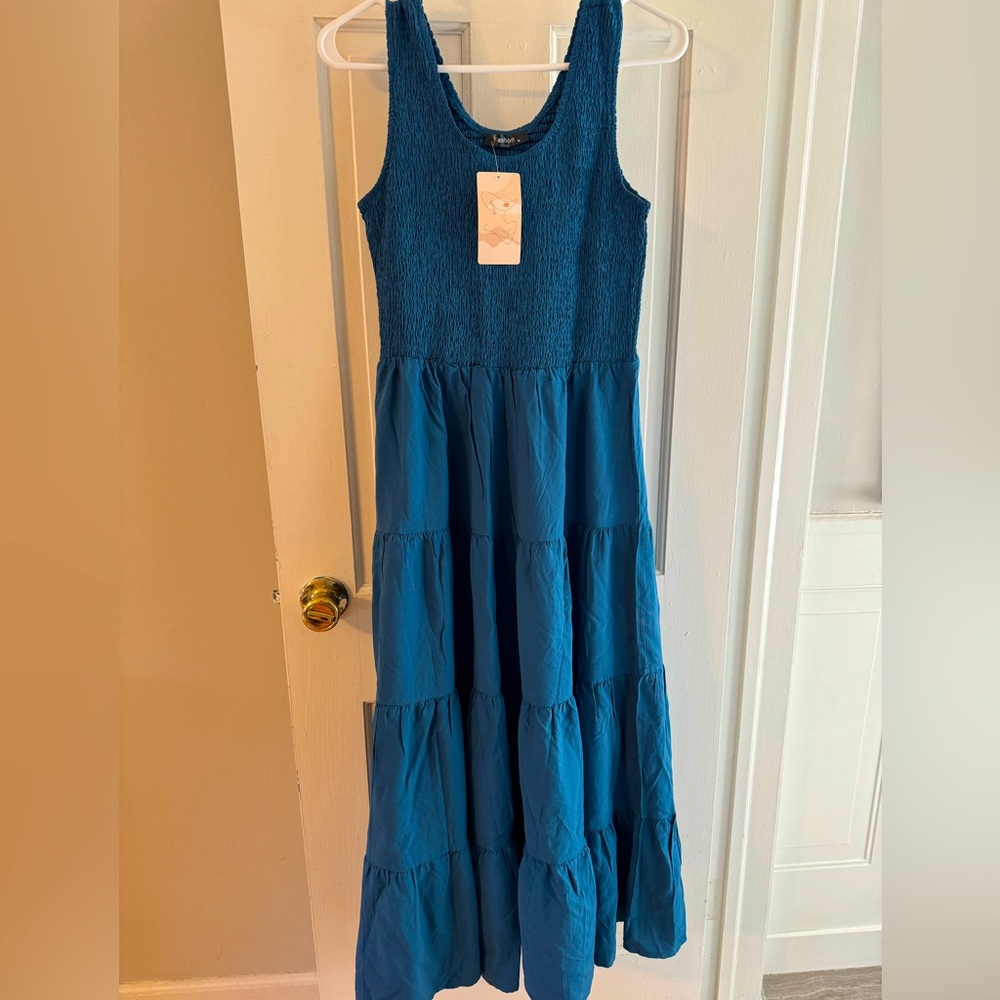 NWT - PRETTYGARDEN Maxi Sundress - Medium